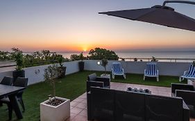 MAKENZY Seaview PENTHOUSE